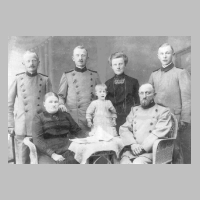 086-0141 Otto und Maria Kaehler, geb. Klemusch mit ihren Kindern Albert, Franz, Gertrud mit Tochter Erna und Erich Kaehler, ca. 1919.jpg